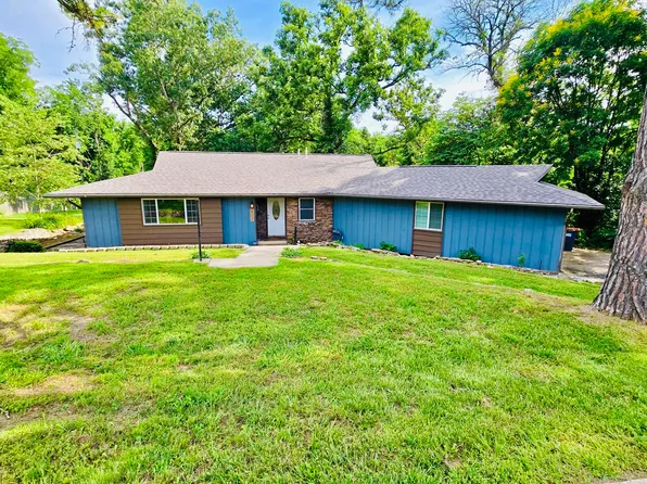 802 Hickory Street, Cassville, MO 65625