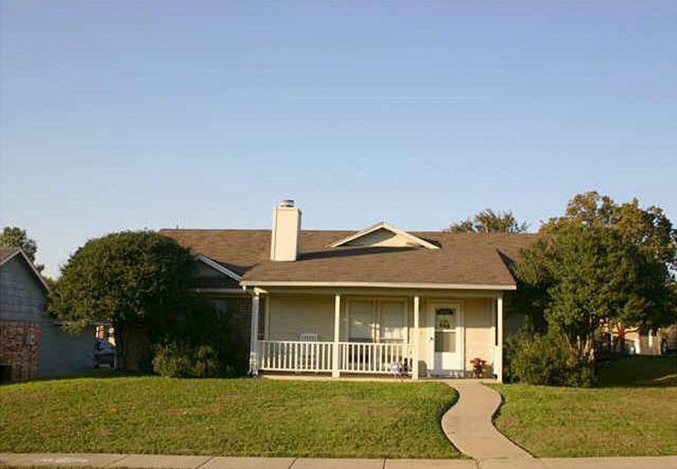 1st image of 1133 Woodrow Dr