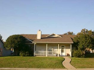 1133 Woodrow Dr, Lewisville, TX 75067