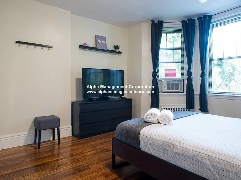 58 Queensberry St #6 — Photo 3