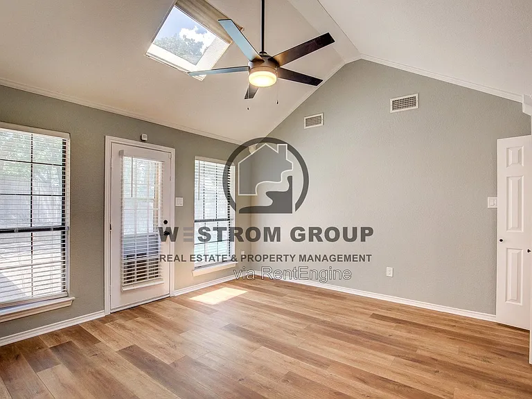 3914 Meadow Dr — Photo 22