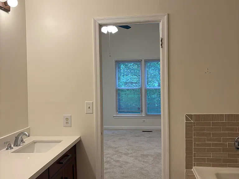 14208 Greenview Dr — Photo 22