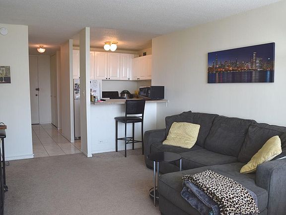 5th image of 2728 N Hampden Ct APT 1303