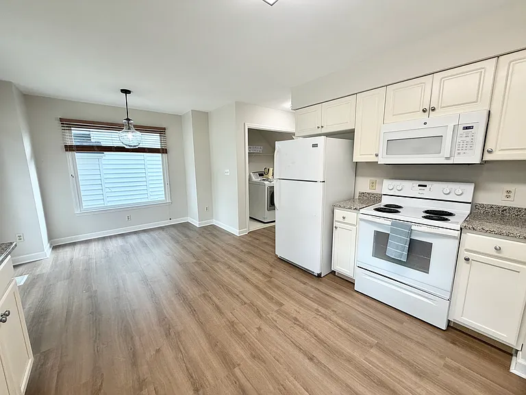 1912 Jupiter Hills Ct — Photo 22