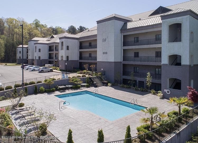 Image 1: Top floor unit 404