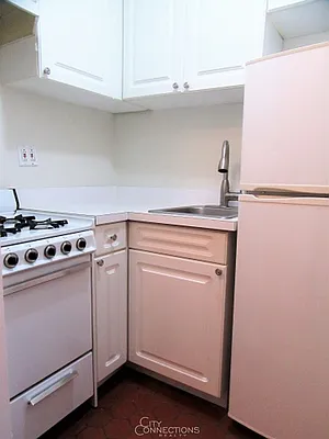 Rented by City Connections Realty | media 19