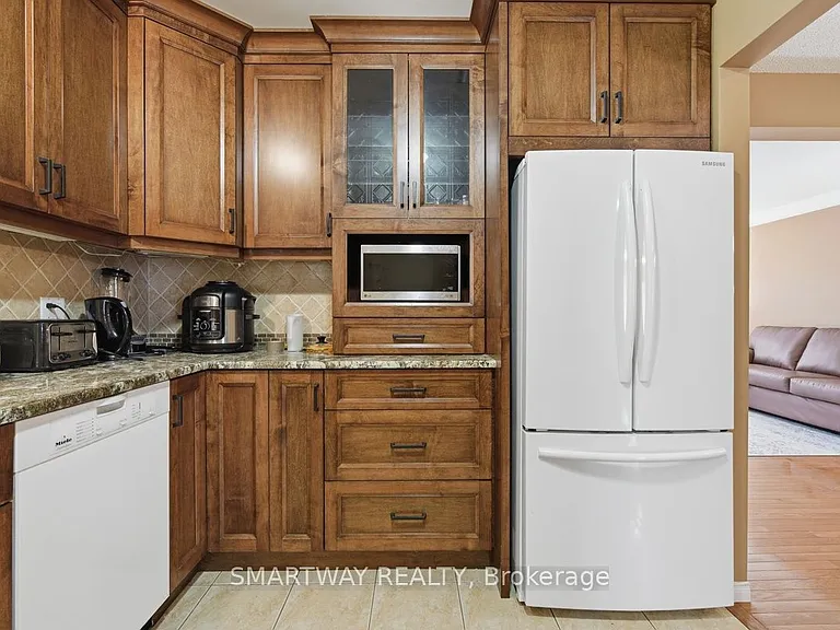 646 Ridgeview Dr — Photo 12