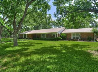 8903 Monticello Dr, Granbury, TX 76049