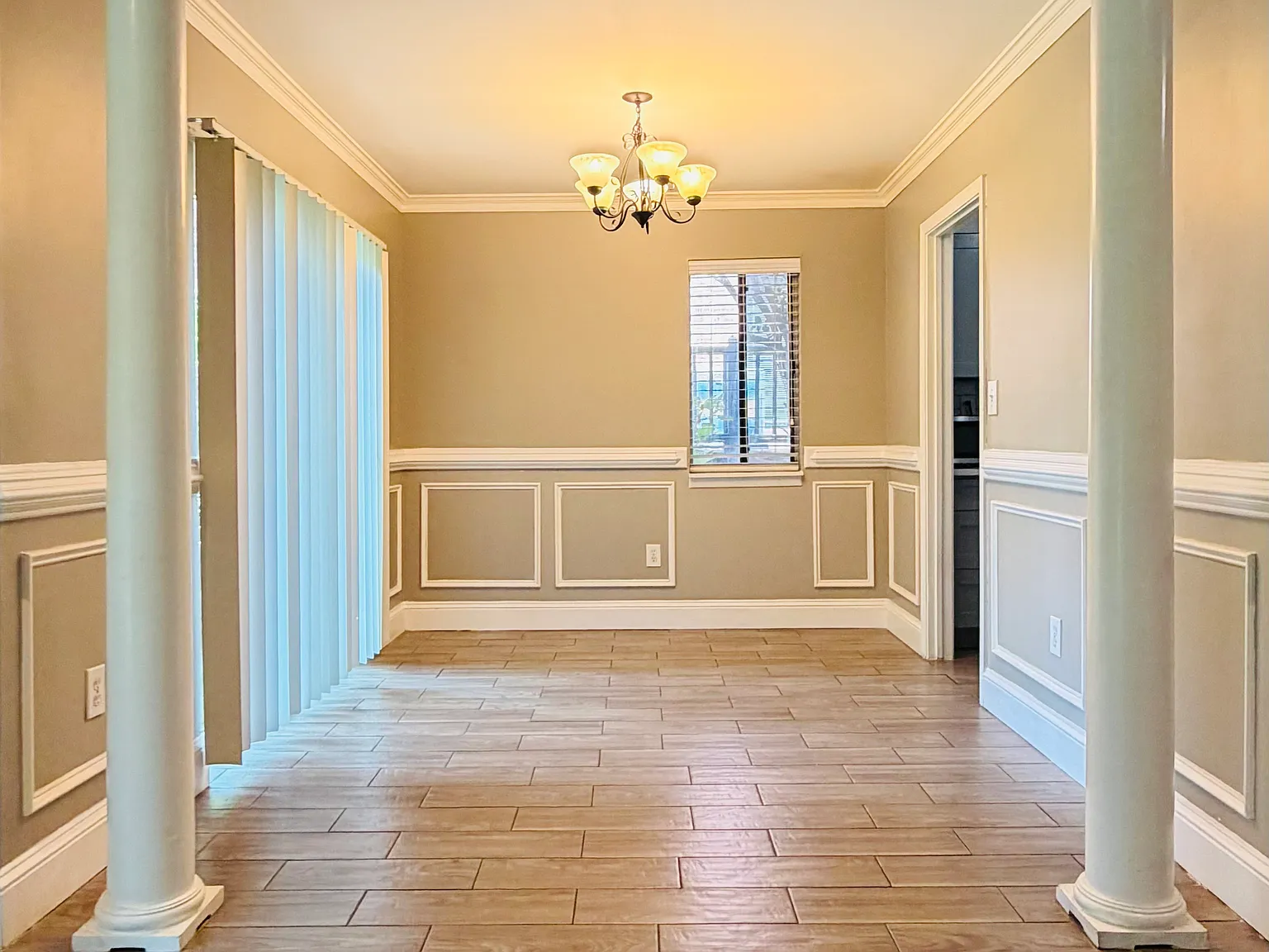 2 bed, 2.5 bath, 1150 sqft, $1,950 — Photo 2