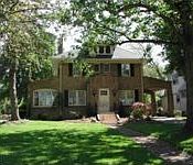 2nd image of 3232 Crescent Dr NE