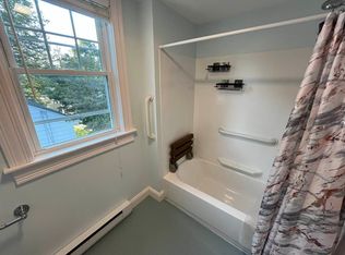 Charming 1-Bedroom Apartment in Dalton, Dalton, MA 01226