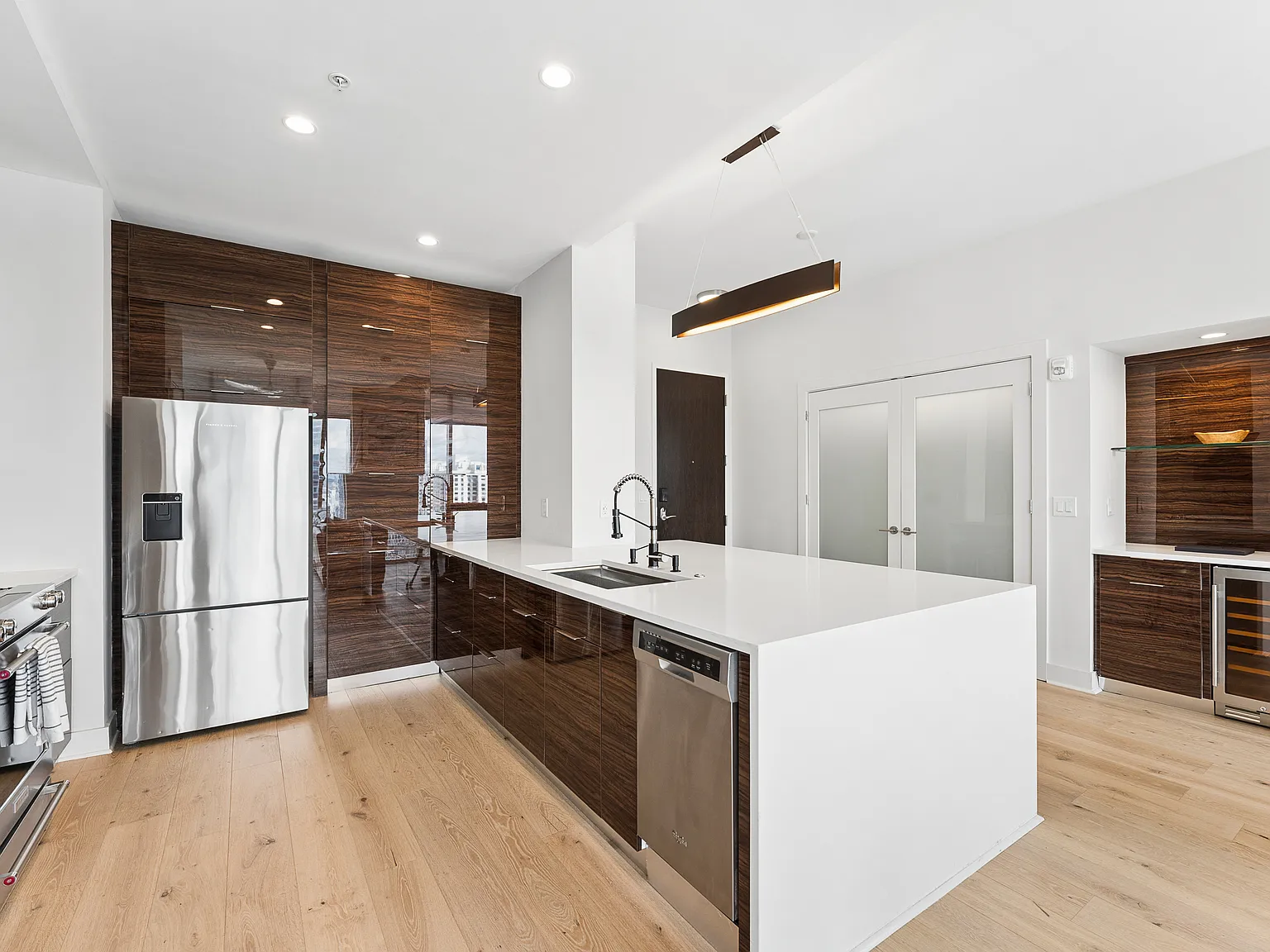 2 bed, 1085 sqft, $5,500 — Photo 4