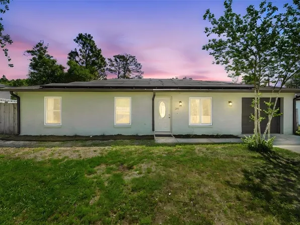 215 Walnut Ave, Orange City, FL 32763
