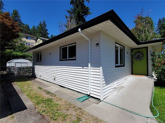 2nd image of 321 N Cambrian Ave