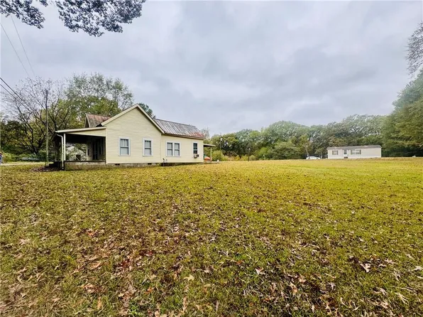 112 Cemetery St, Kingston, GA 30145