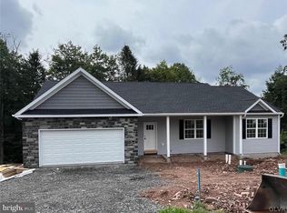 13 Club House Rd, Ashland, PA 17921