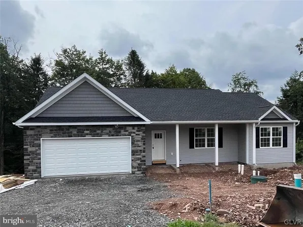 13 Club House Rd, Ashland, PA 17921