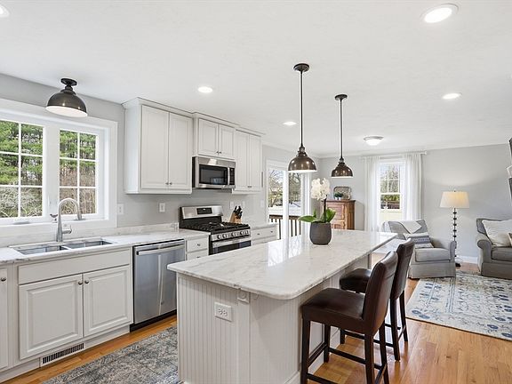 2nd image of 175 Rangeway Rd