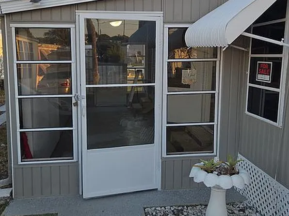 4292 Hitzing Ave, North Fort Myers, FL 33903