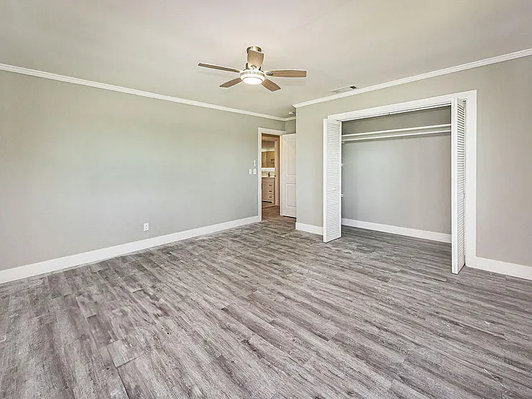300 Riomar Dr — Photo 31