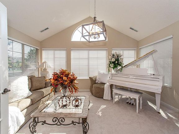 3rd image of 1446 Cotswold Ln #18