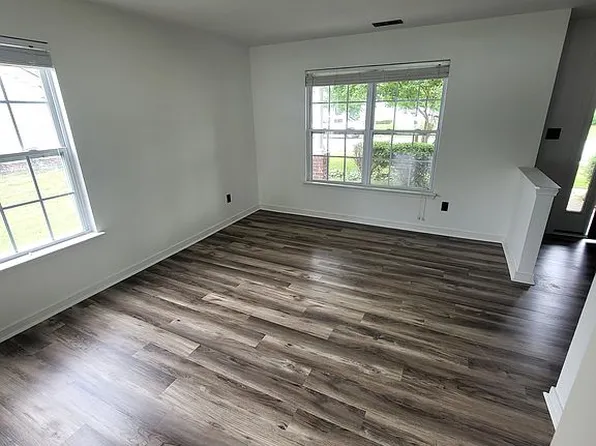 130 Rochdale Ln, Suffolk, VA 23434
