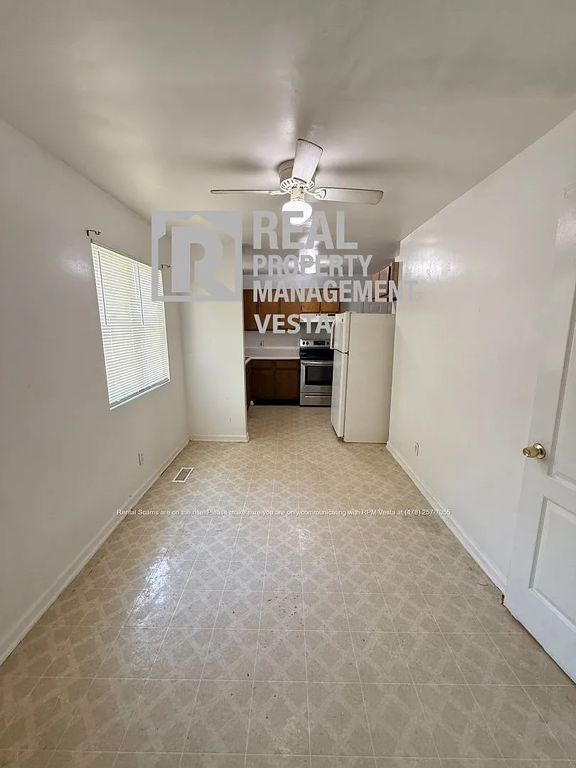 3 bed, 2.0 bath, 1080 sqft, $975 — Photo 3