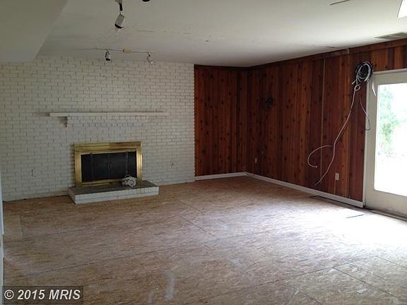 3rd image of 1242 Tyler Ave