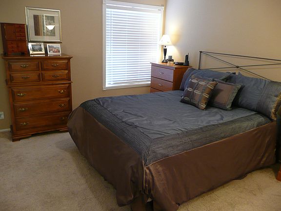 3rd image of 643 N Via Colinas