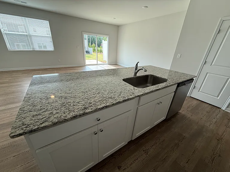 5251 Canberra Dr — Photo 23