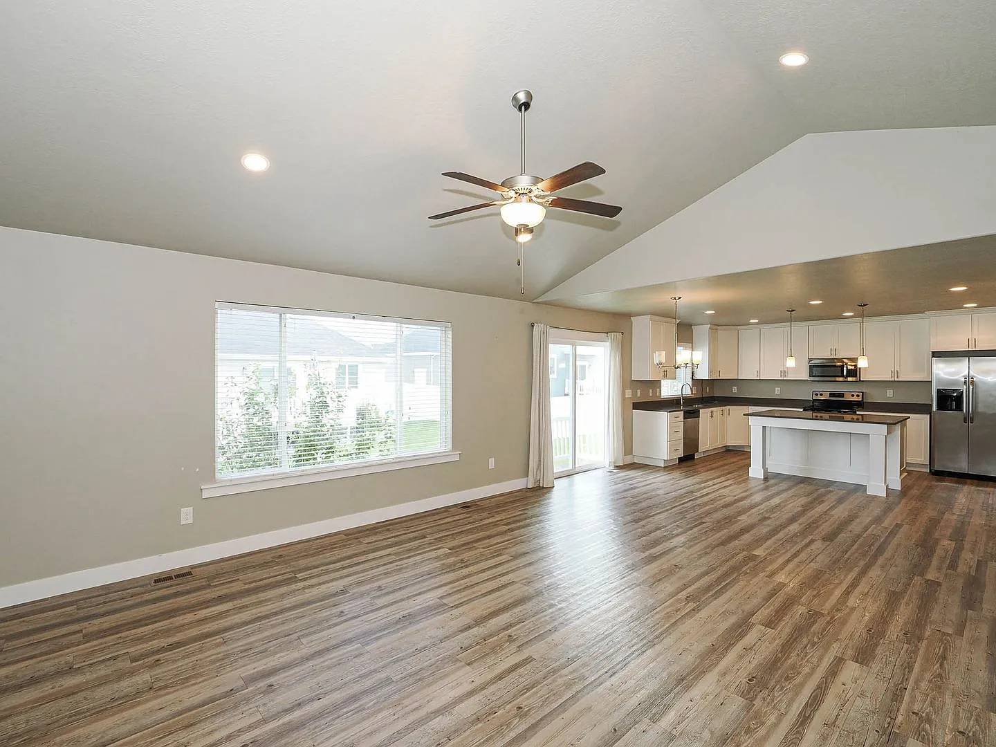 3 bedroom, 2 bathroom Lehi Home — Photo 4