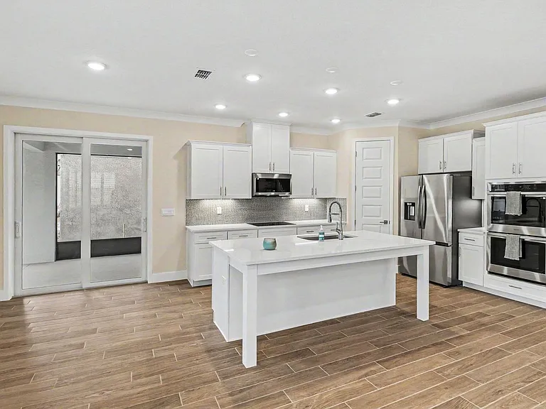 726 Clearwater Ave — Photo 7