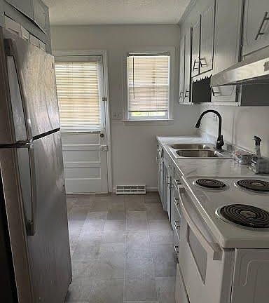 4th image of 1541B Joan St
