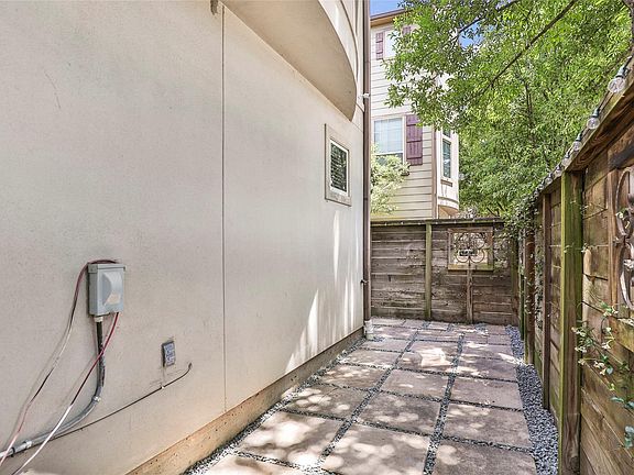 5th image of 5014 Schuler St