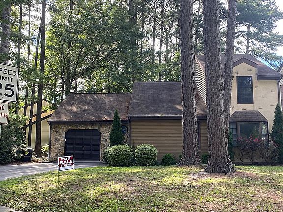 4th image of 145 N Park Dr