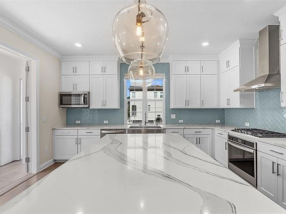 3rd image of 404 S MELVILLE AVENUE #4