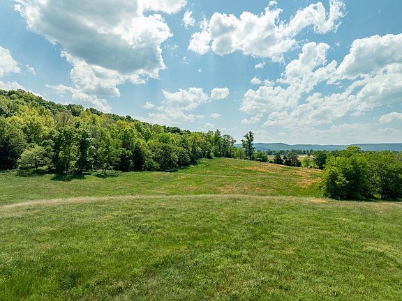 4th image of 2 Simpson Hollow Rd #1