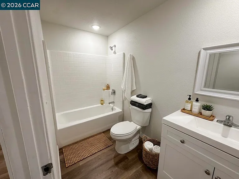 3232 Sanguinetti Ln #B — Photo 10