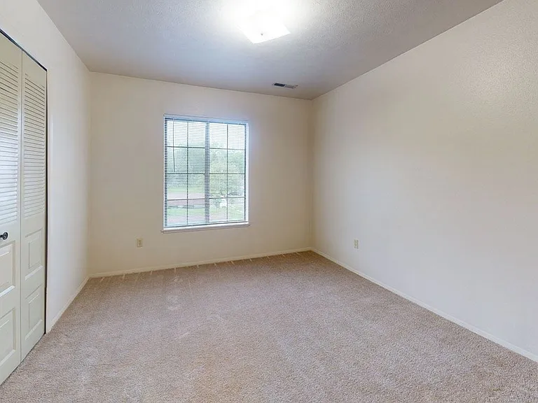 Indian Lakes Apartments — Photo 56