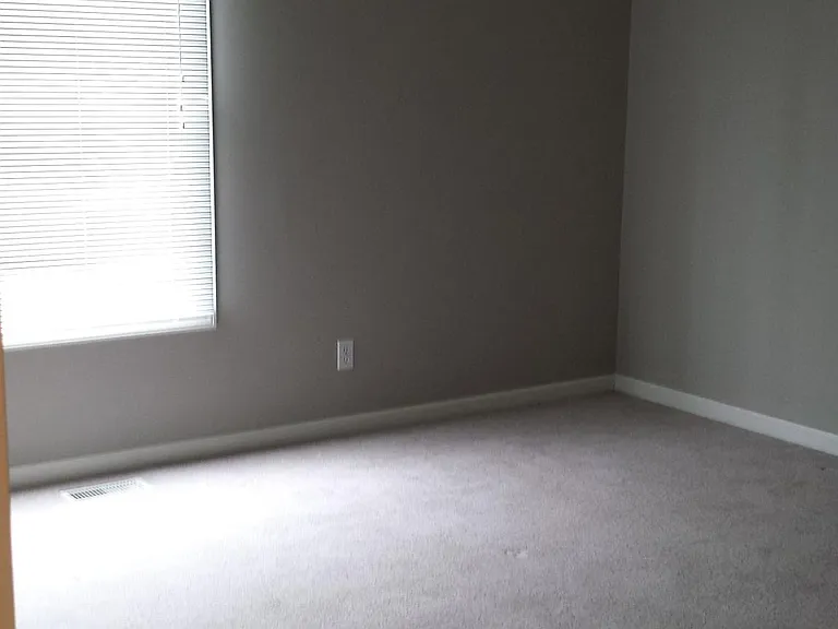 2828 Gill St — Photo 8
