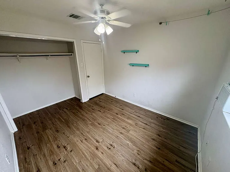 10600 Garbacz Dr — Photo 2