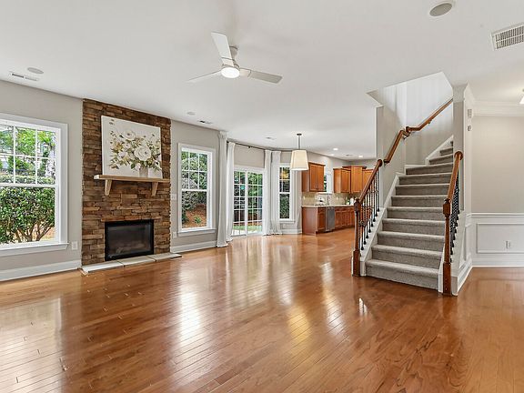 5th image of 1756 Laurel Park Pl