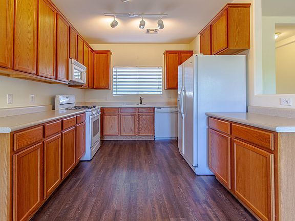 5th image of 15189 N Triple Crown Pl