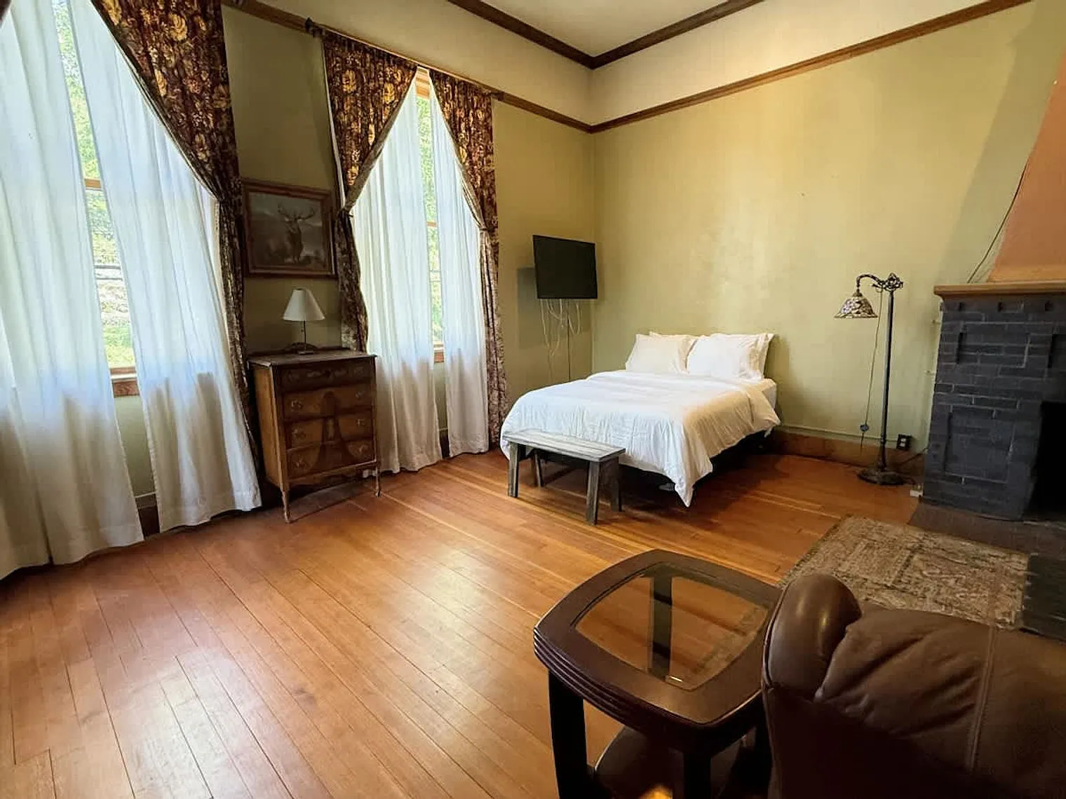 1 bed, 1.0 bath, 990 sqft, $3,399 — Photo 4