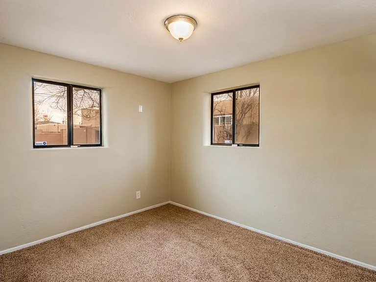 2838 Aliso Dr NE — Photo 12