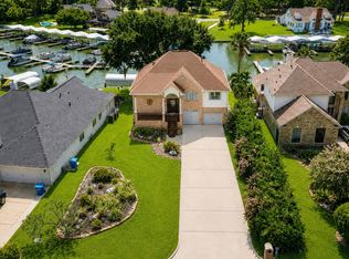 12498 Lake Vista Dr, Willis, TX 77318