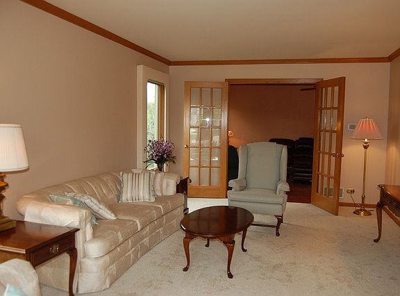 2nd image of 1673 W Sherwood Ct