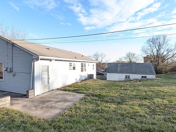 5th image of 3712 Ditzler Ave