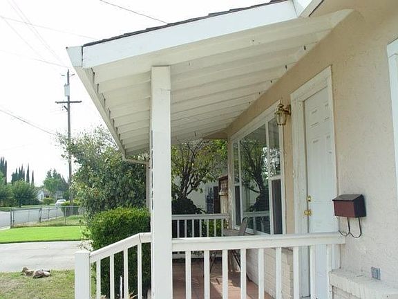 2nd image of 1525 W Middlefield Ave