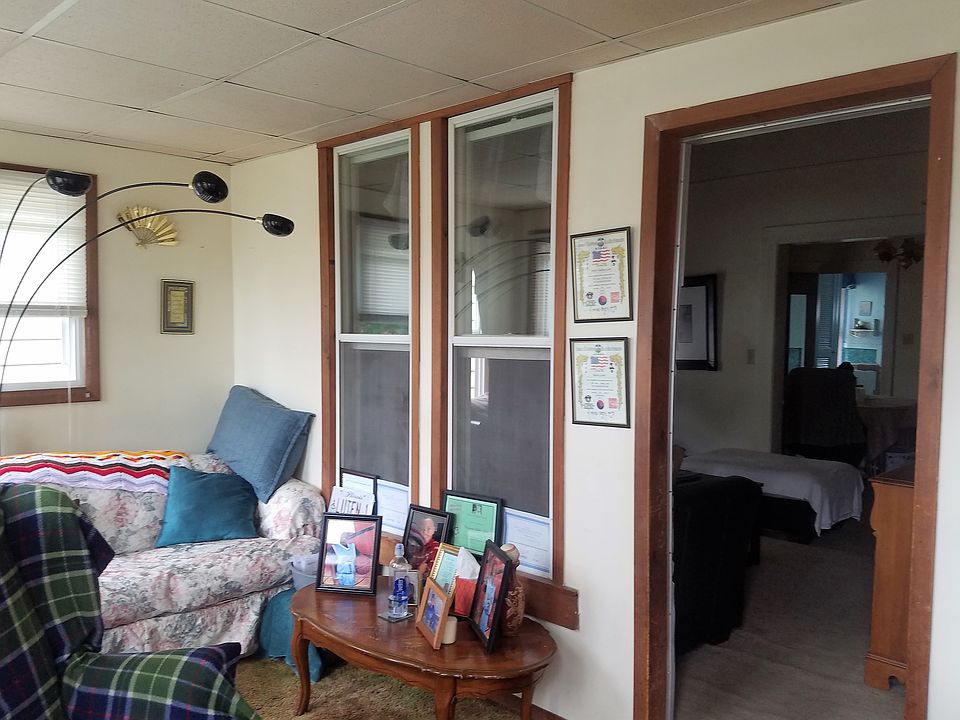 2nd image of 3232 9th Ave